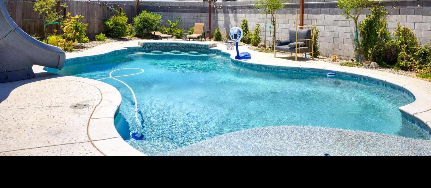 Detail Gallery Image 2 of 43 For 2695 Melissa Way, Manteca,  CA 95337 - 4 Beds | 3/1 Baths