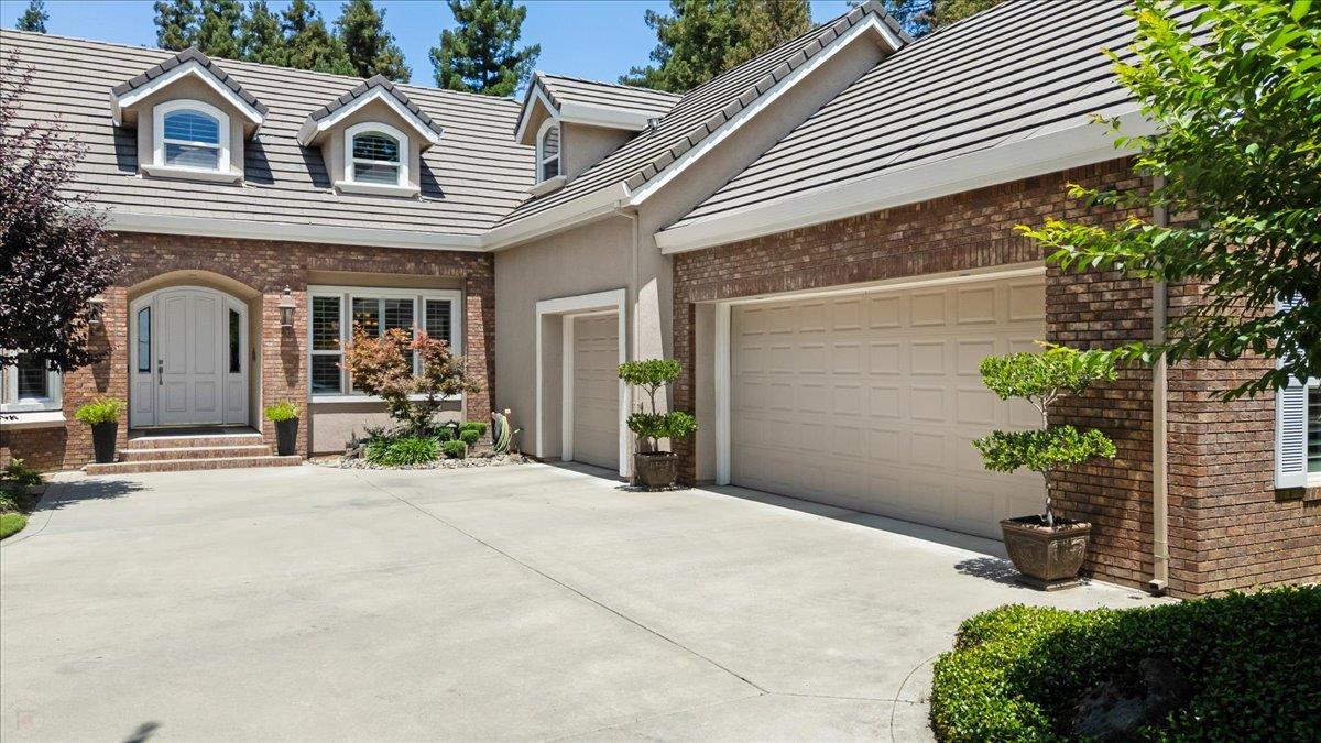 Detail Gallery Image 5 of 92 For 1545 Thunderbird Dr, Modesto,  CA 95356 - 5 Beds | 4 Baths