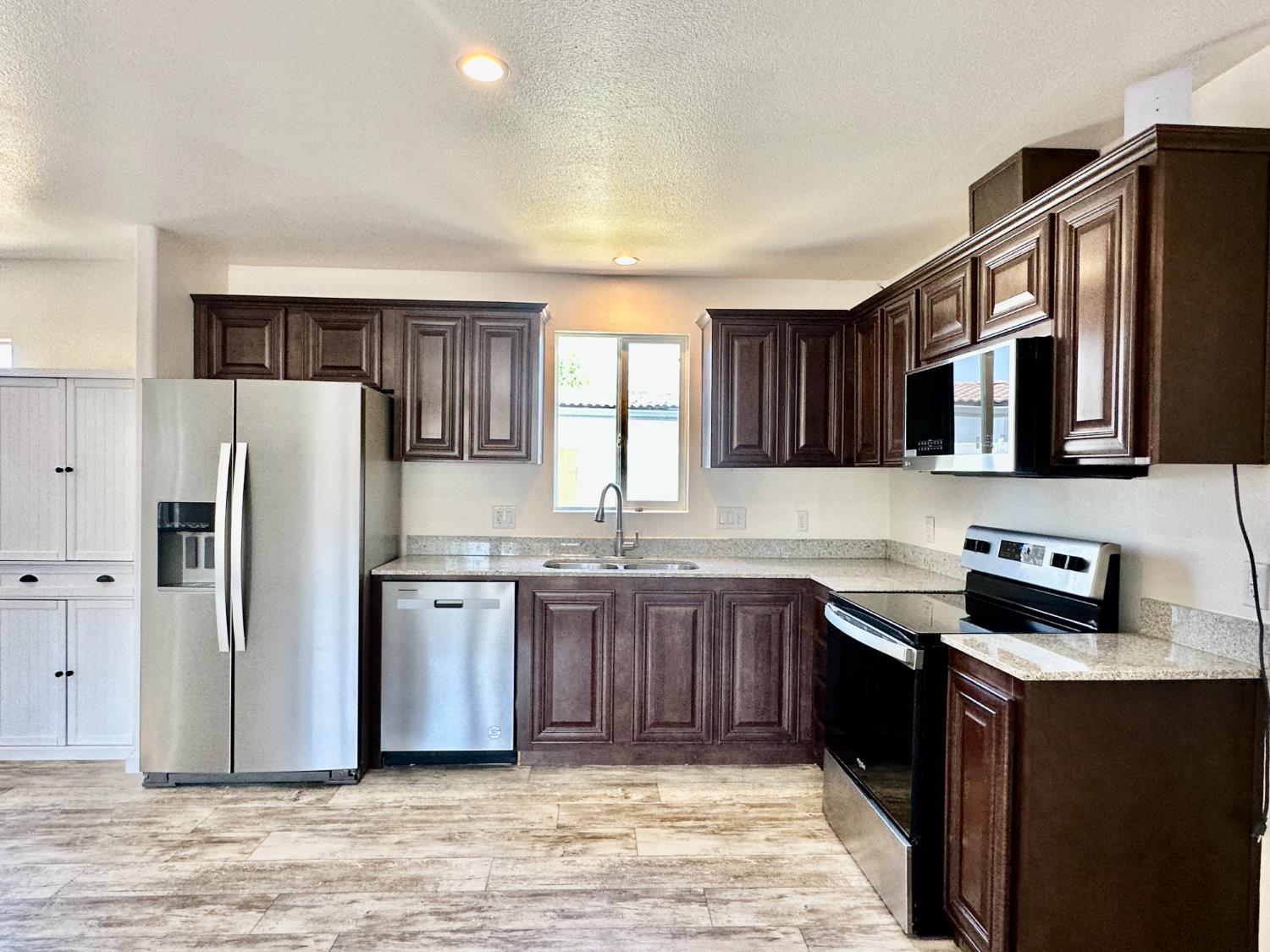 Detail Gallery Image 16 of 30 For 4399 Aplicella Ct #49, Manteca,  CA 95337 - 3 Beds | 2 Baths