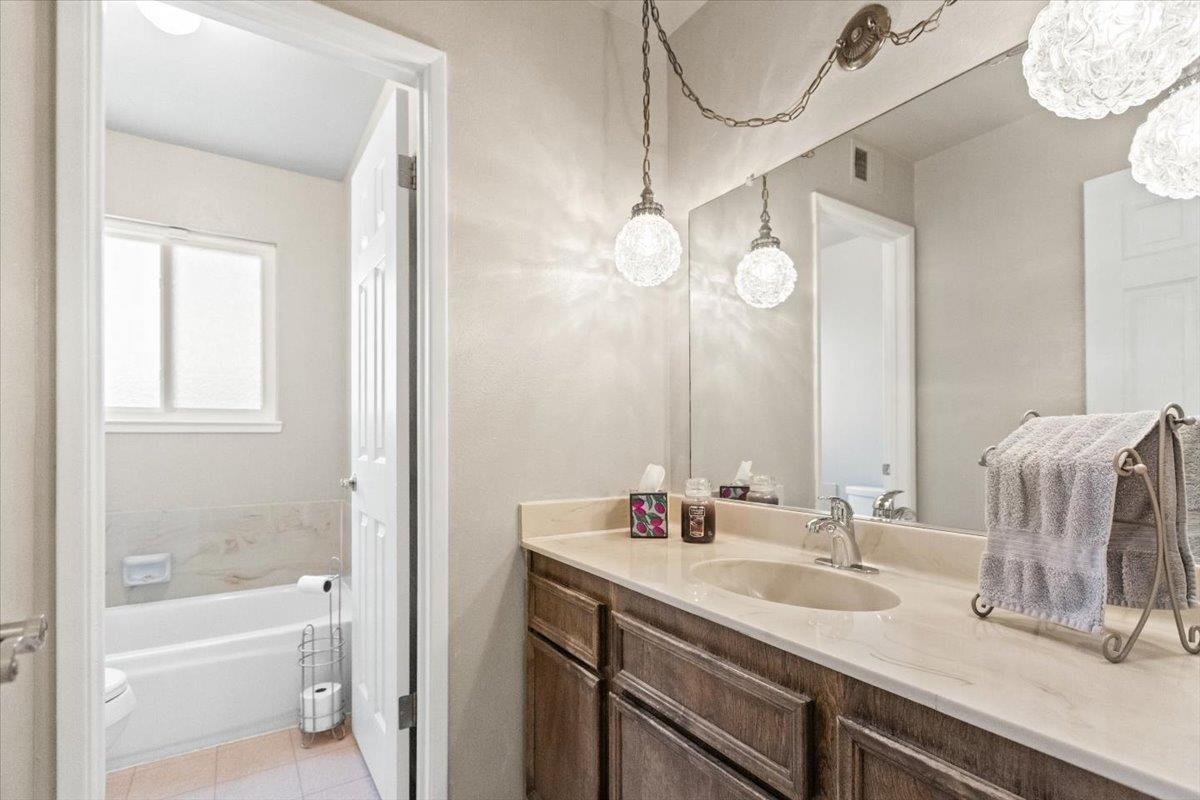 Detail Gallery Image 34 of 59 For 1109 Valeriewood Way, Modesto,  CA 95355 - 3 Beds | 2 Baths