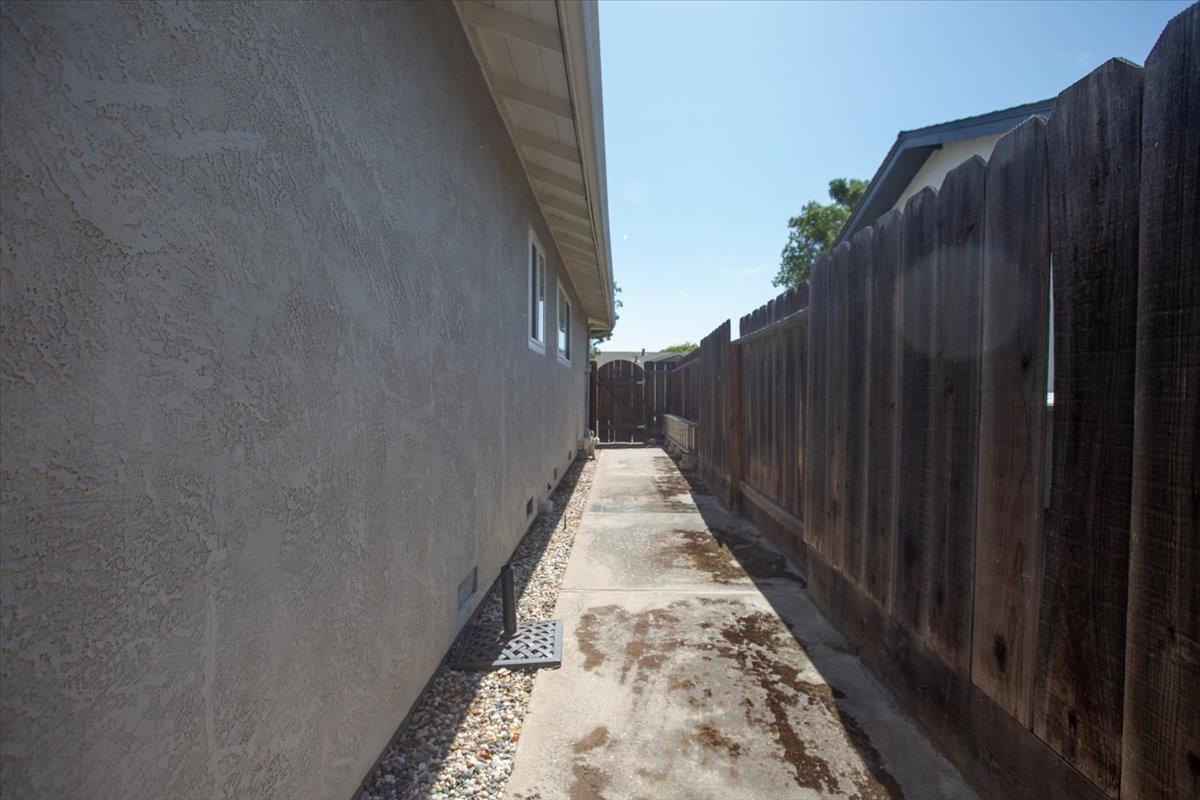 Detail Gallery Image 58 of 59 For 1109 Valeriewood Way, Modesto,  CA 95355 - 3 Beds | 2 Baths
