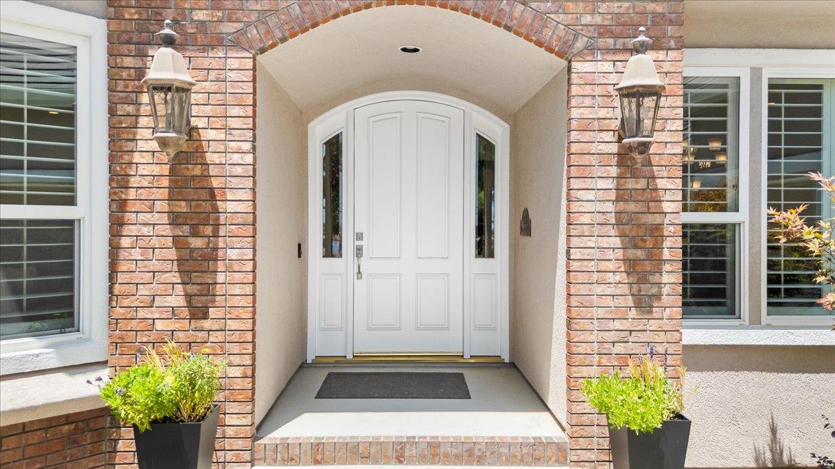 Detail Gallery Image 6 of 92 For 1545 Thunderbird Dr, Modesto,  CA 95356 - 5 Beds | 4 Baths