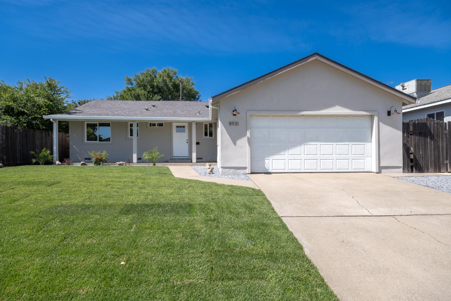 Detail Gallery Image 1 of 23 For 8931 Alderson Ave, Sacramento,  CA 95826 - 3 Beds | 1/1 Baths