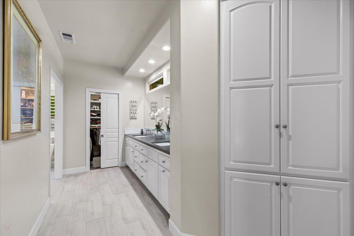 Detail Gallery Image 30 of 92 For 1545 Thunderbird Dr, Modesto,  CA 95356 - 5 Beds | 4 Baths