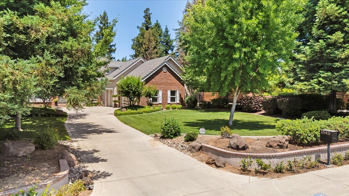 Detail Gallery Image 3 of 92 For 1545 Thunderbird Dr, Modesto,  CA 95356 - 5 Beds | 4 Baths