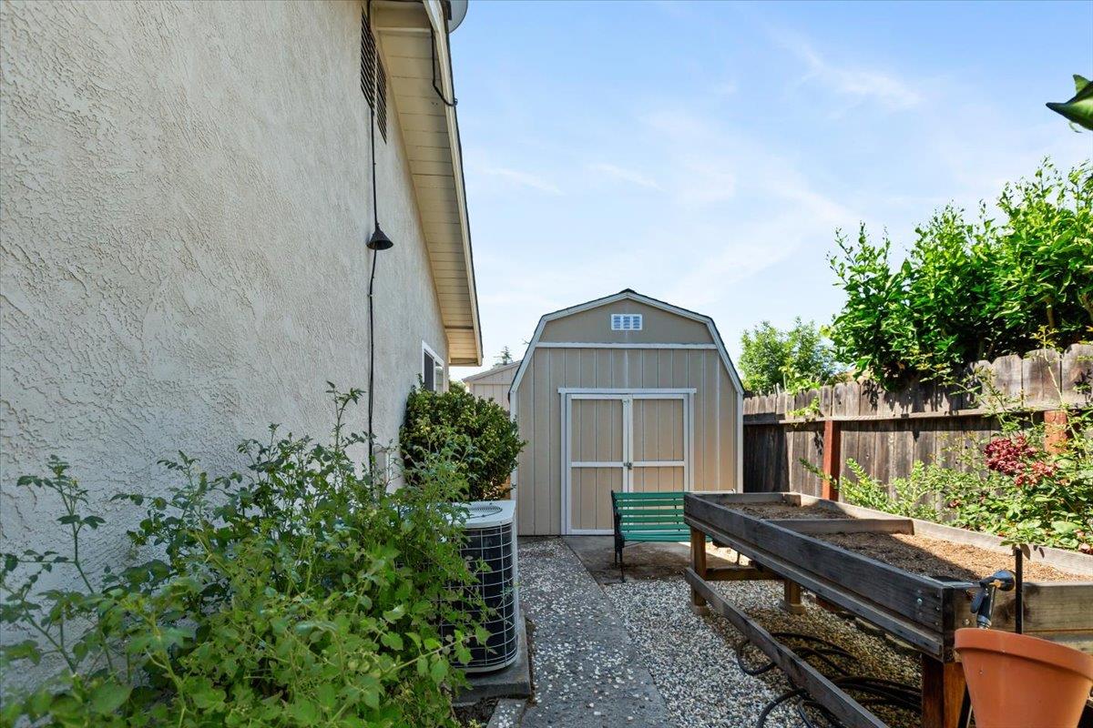 Detail Gallery Image 57 of 59 For 1109 Valeriewood Way, Modesto,  CA 95355 - 3 Beds | 2 Baths