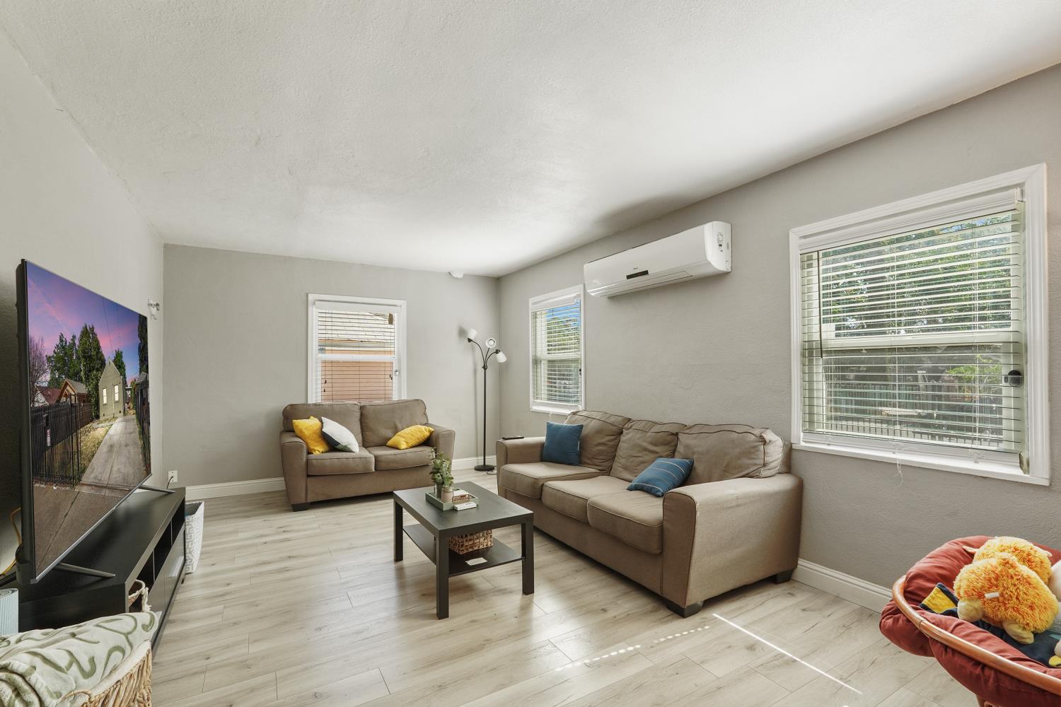 Detail Gallery Image 3 of 20 For 3321 Belden St, Sacramento,  CA 95838 - 2 Beds | 1 Baths