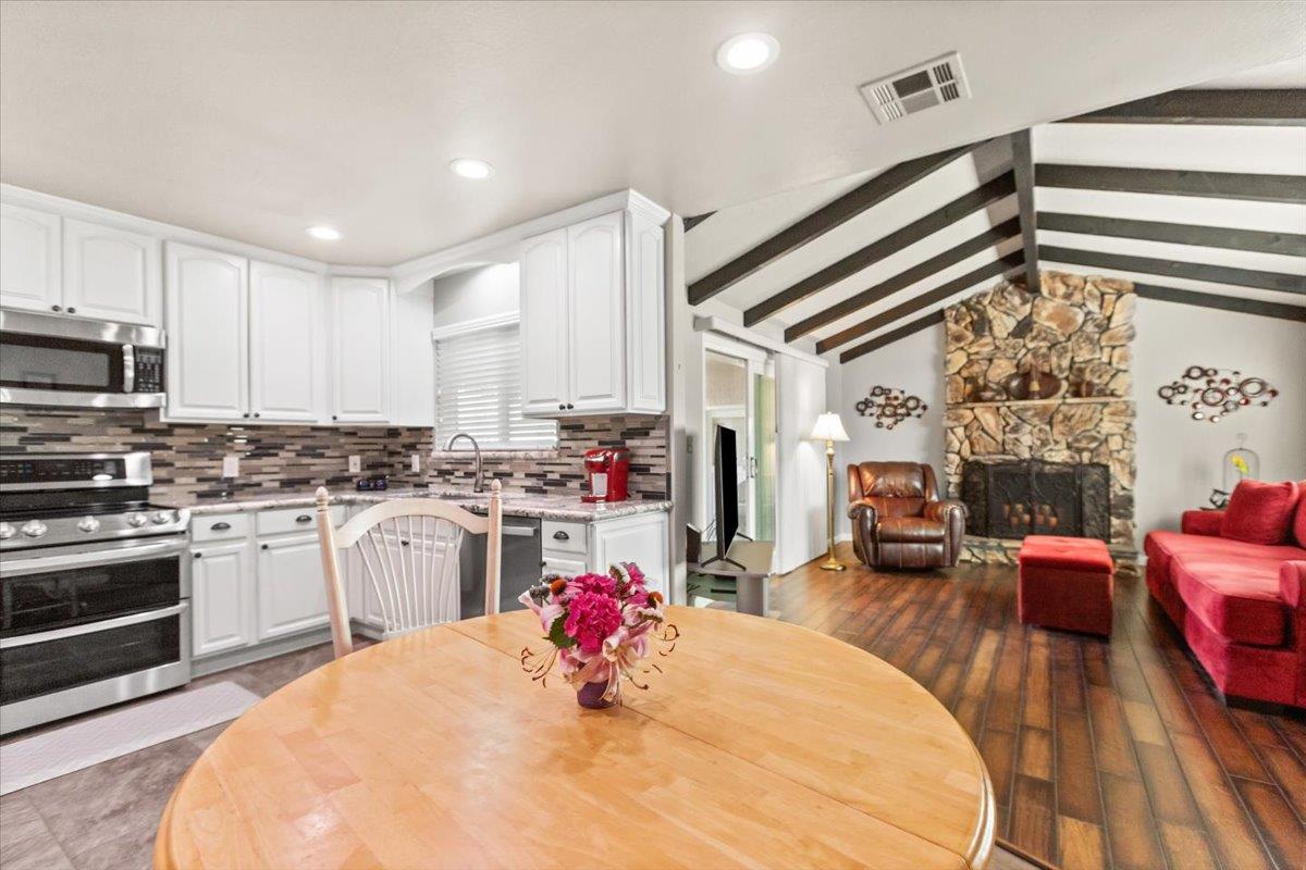 Detail Gallery Image 19 of 59 For 1109 Valeriewood Way, Modesto,  CA 95355 - 3 Beds | 2 Baths