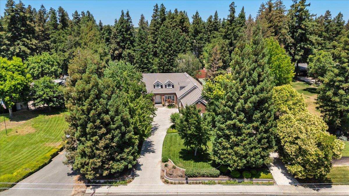 Detail Gallery Image 4 of 92 For 1545 Thunderbird Dr, Modesto,  CA 95356 - 5 Beds | 4 Baths