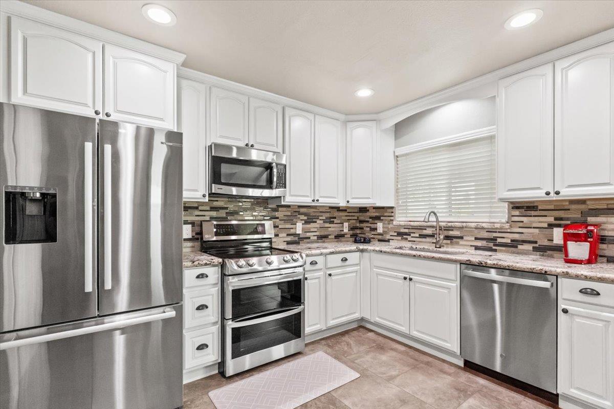 Detail Gallery Image 21 of 59 For 1109 Valeriewood Way, Modesto,  CA 95355 - 3 Beds | 2 Baths