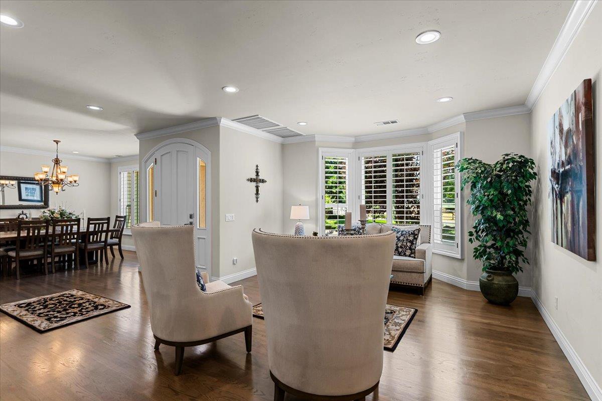 Detail Gallery Image 9 of 92 For 1545 Thunderbird Dr, Modesto,  CA 95356 - 5 Beds | 4 Baths