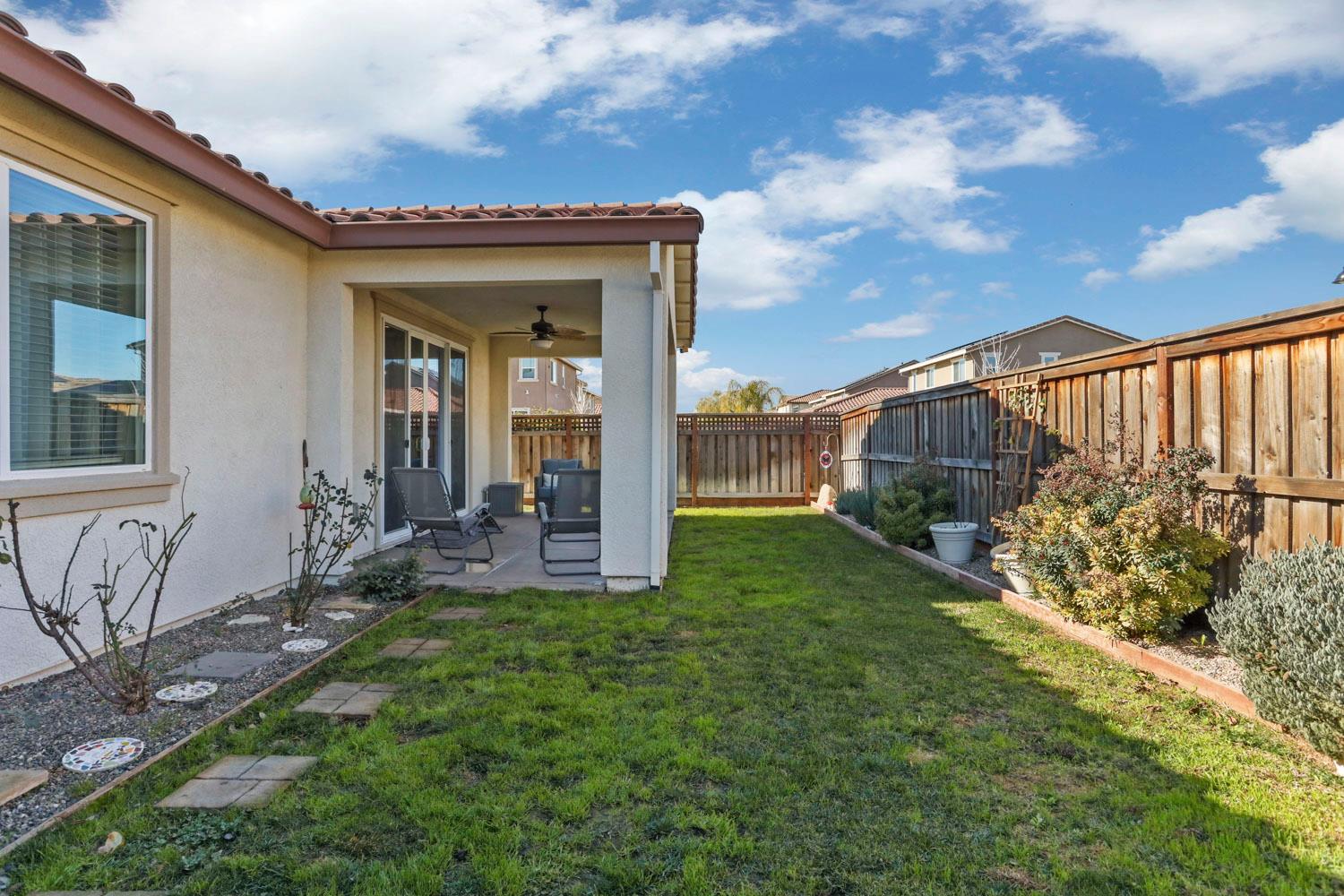 Detail Gallery Image 9 of 37 For 2195 Marina Dr, Lathrop,  CA 95330 - 4 Beds | 2 Baths