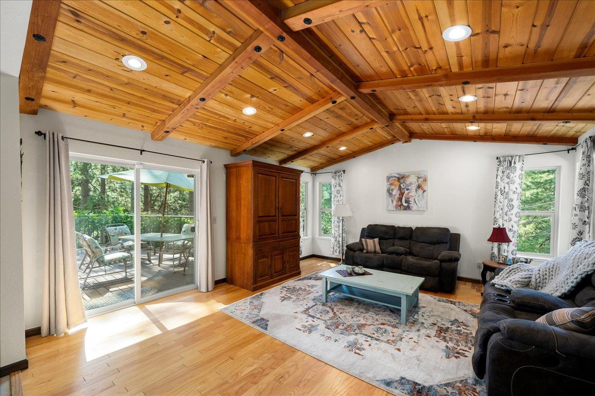 Detail Gallery Image 4 of 78 For 3010 Evergreen Ct, Georgetown,  CA 95634 - 3 Beds | 2 Baths