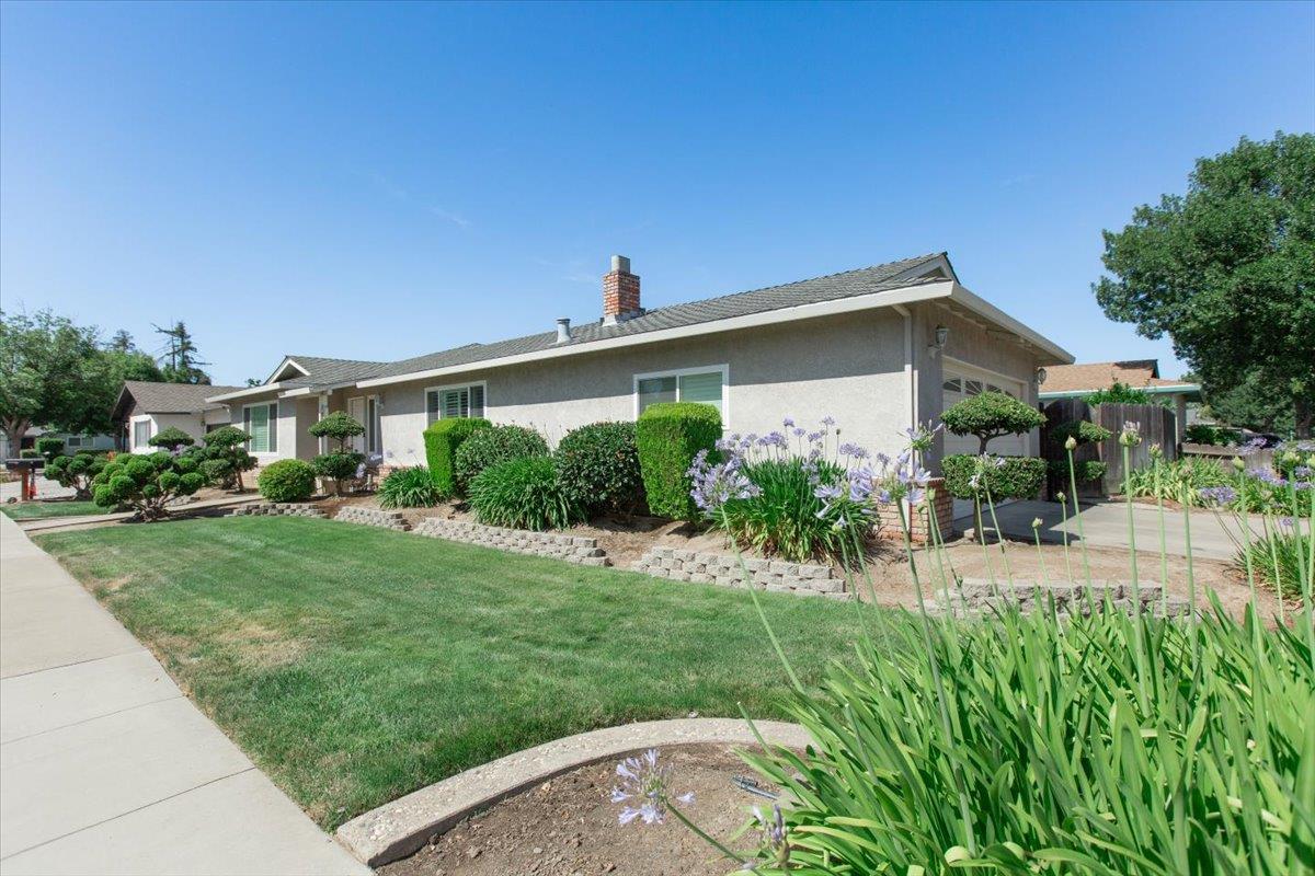 Detail Gallery Image 5 of 59 For 1109 Valeriewood Way, Modesto,  CA 95355 - 3 Beds | 2 Baths