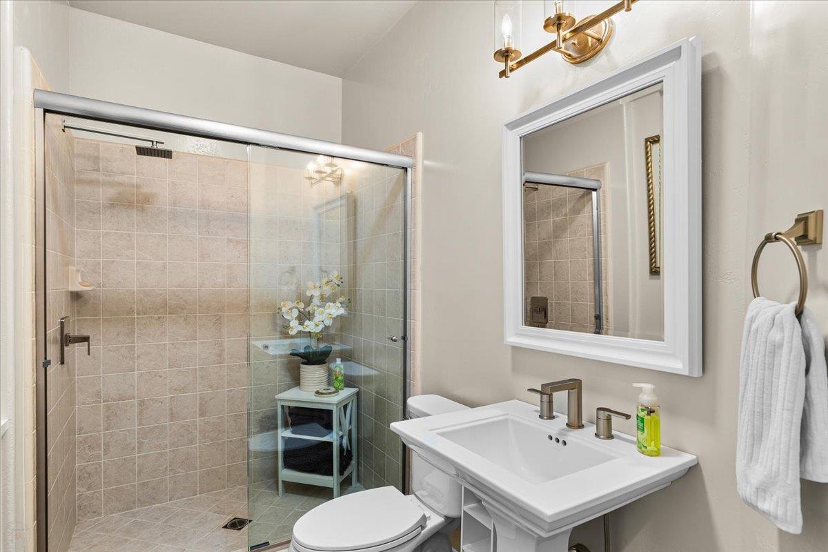 Detail Gallery Image 37 of 92 For 1545 Thunderbird Dr, Modesto,  CA 95356 - 5 Beds | 4 Baths