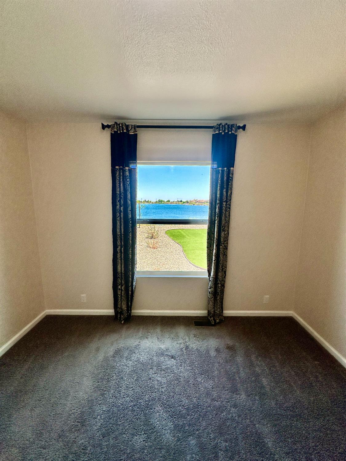 Detail Gallery Image 23 of 30 For 4399 Aplicella Ct #49, Manteca,  CA 95337 - 3 Beds | 2 Baths