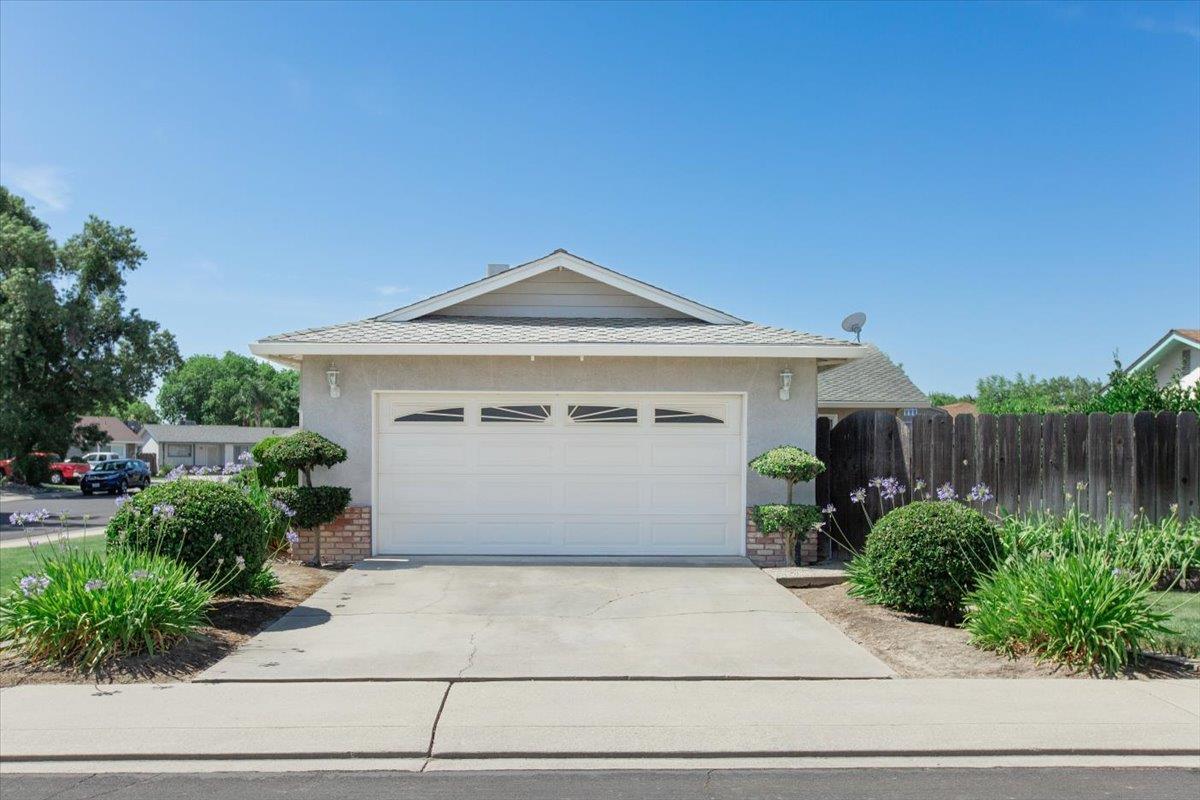 Detail Gallery Image 7 of 59 For 1109 Valeriewood Way, Modesto,  CA 95355 - 3 Beds | 2 Baths