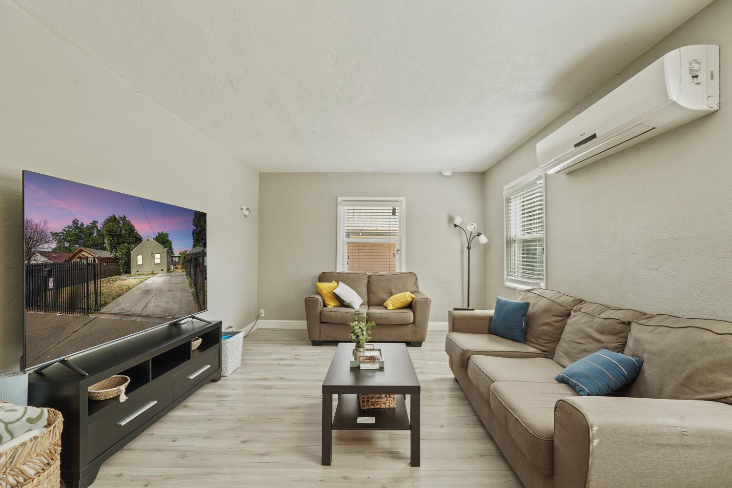 Detail Gallery Image 4 of 20 For 3321 Belden St, Sacramento,  CA 95838 - 2 Beds | 1 Baths