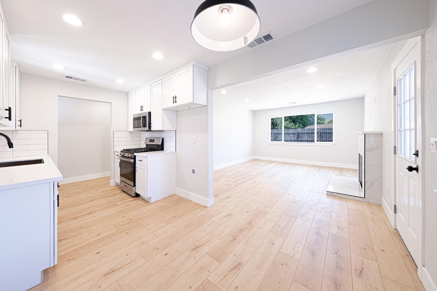 Detail Gallery Image 9 of 23 For 8931 Alderson Ave, Sacramento,  CA 95826 - 3 Beds | 1/1 Baths