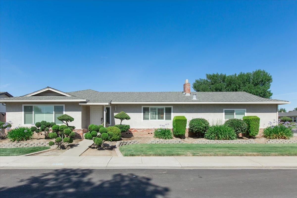 Detail Gallery Image 1 of 59 For 1109 Valeriewood Way, Modesto,  CA 95355 - 3 Beds | 2 Baths