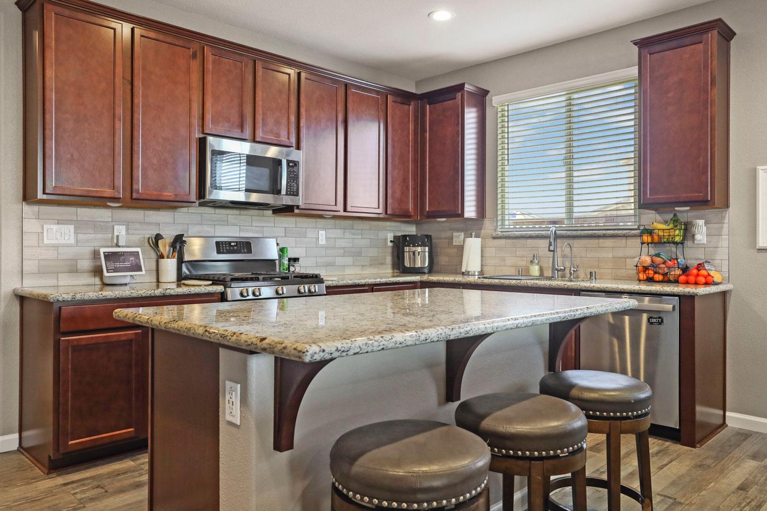 Detail Gallery Image 20 of 37 For 2195 Marina Dr, Lathrop,  CA 95330 - 4 Beds | 2 Baths