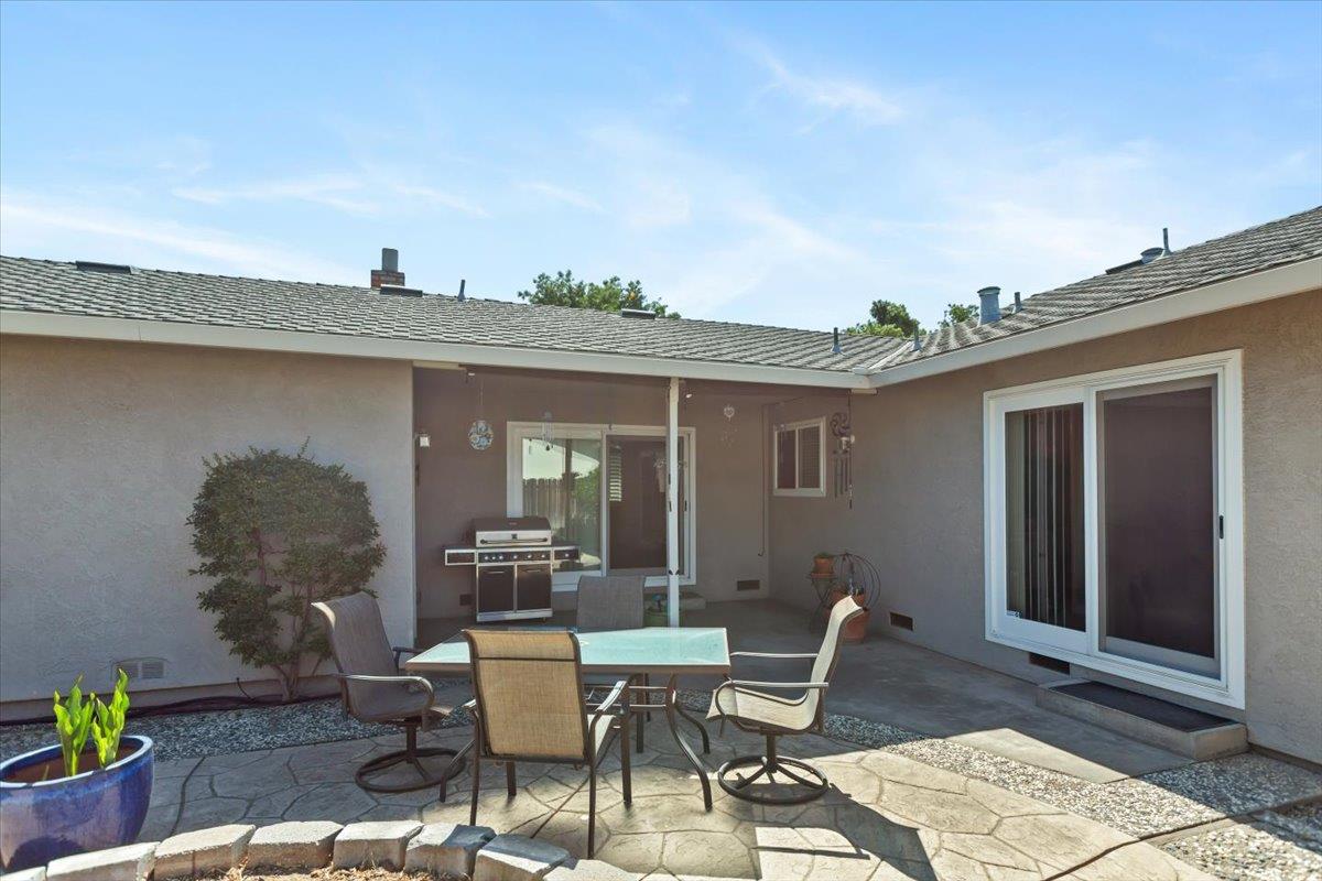 Detail Gallery Image 52 of 59 For 1109 Valeriewood Way, Modesto,  CA 95355 - 3 Beds | 2 Baths