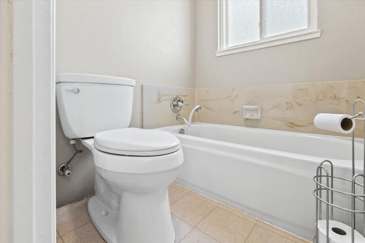 Detail Gallery Image 36 of 59 For 1109 Valeriewood Way, Modesto,  CA 95355 - 3 Beds | 2 Baths