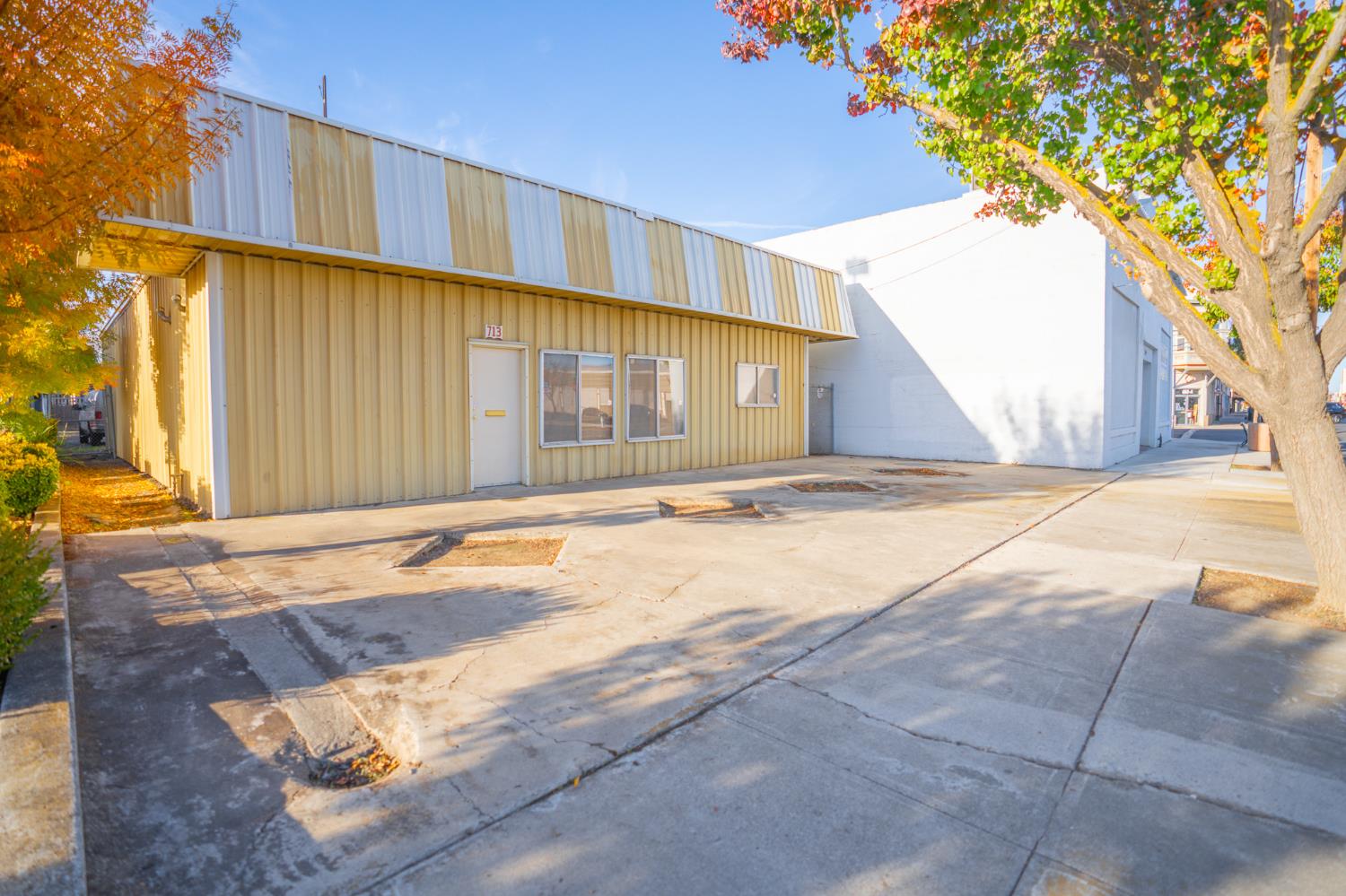 Detail Gallery Image 3 of 10 For 713 I St, Los Banos,  CA 93635 - – Beds | – Baths
