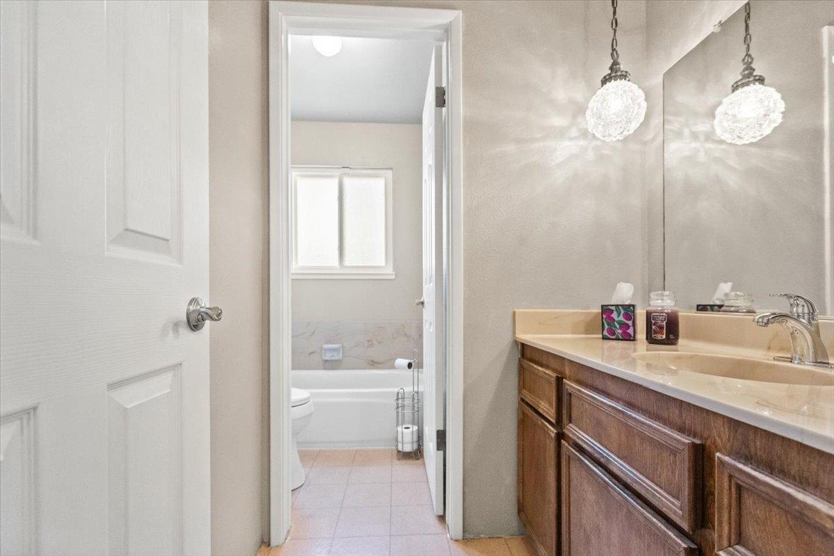 Detail Gallery Image 35 of 59 For 1109 Valeriewood Way, Modesto,  CA 95355 - 3 Beds | 2 Baths