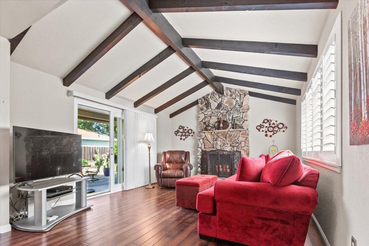 Detail Gallery Image 13 of 59 For 1109 Valeriewood Way, Modesto,  CA 95355 - 3 Beds | 2 Baths