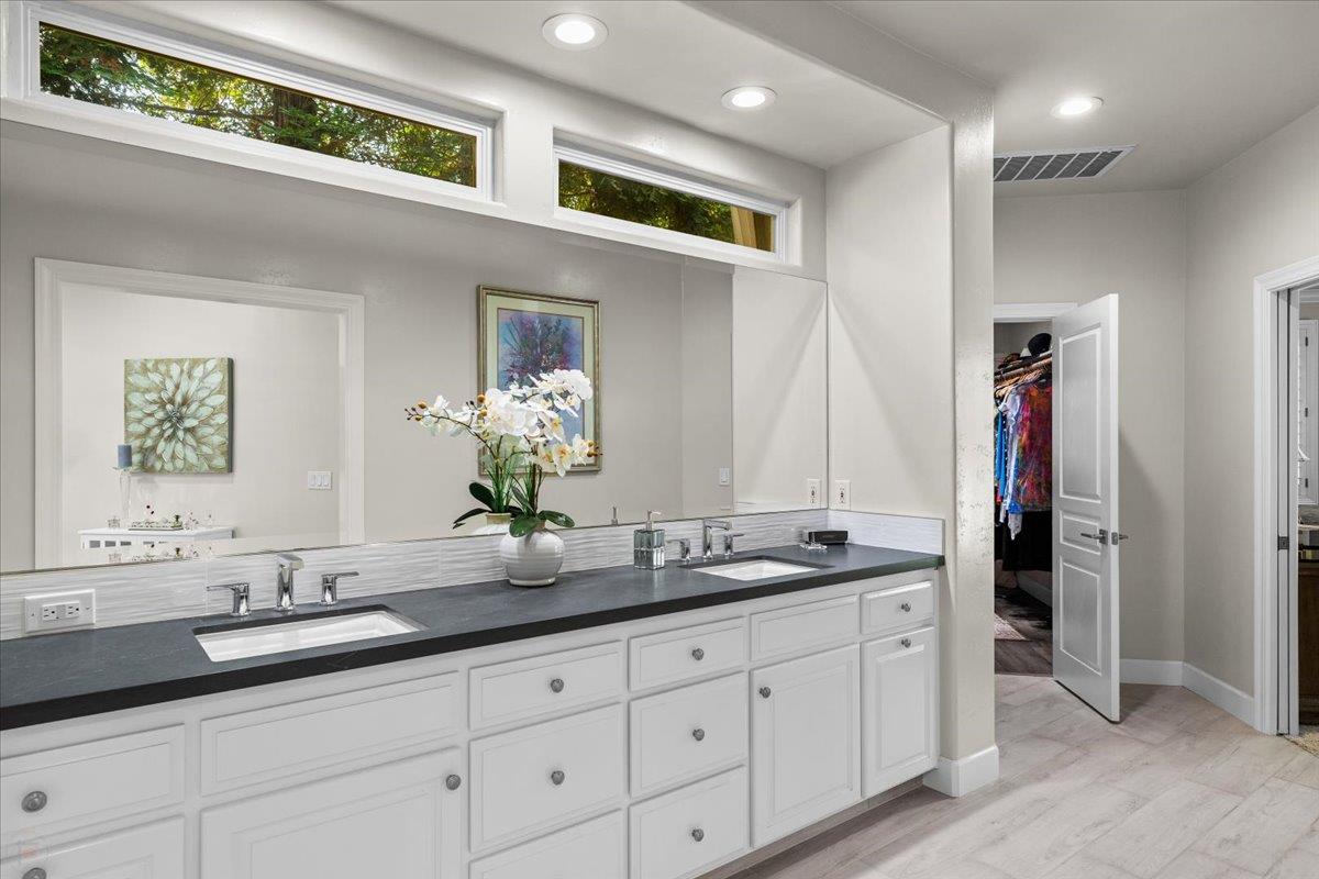 Detail Gallery Image 34 of 92 For 1545 Thunderbird Dr, Modesto,  CA 95356 - 5 Beds | 4 Baths