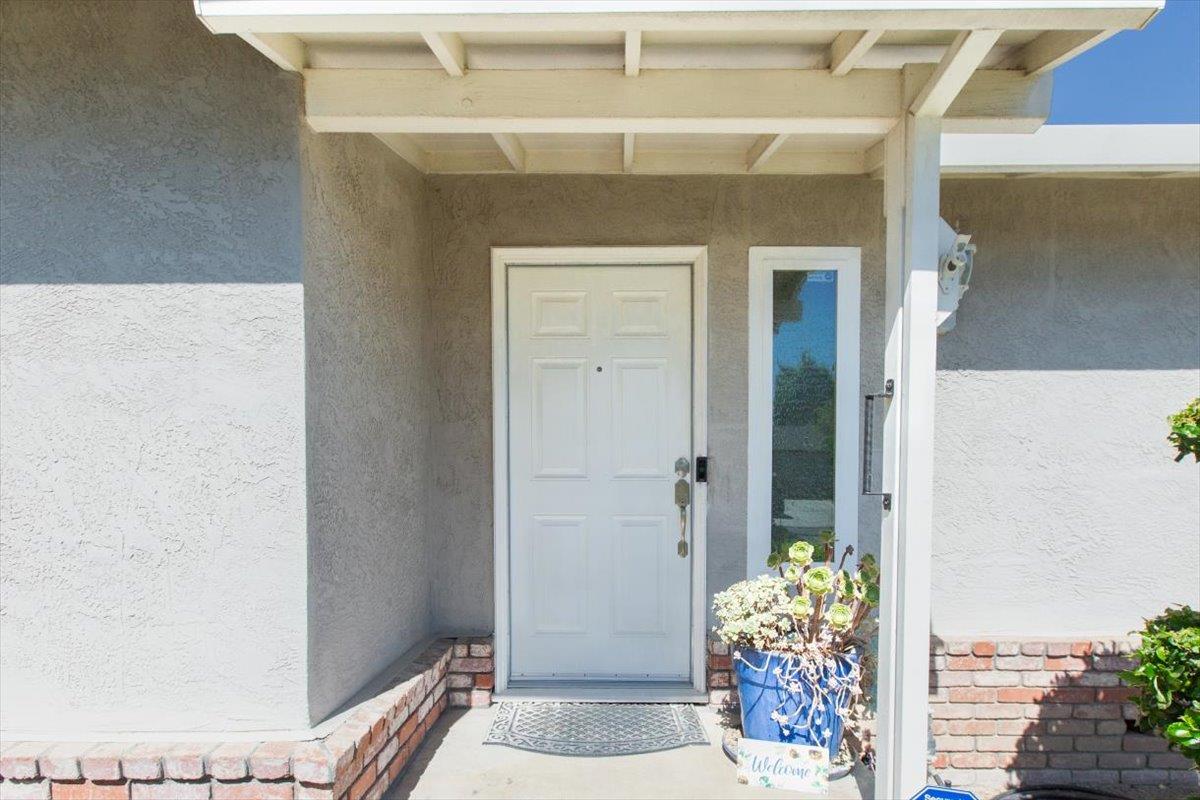 Detail Gallery Image 11 of 59 For 1109 Valeriewood Way, Modesto,  CA 95355 - 3 Beds | 2 Baths