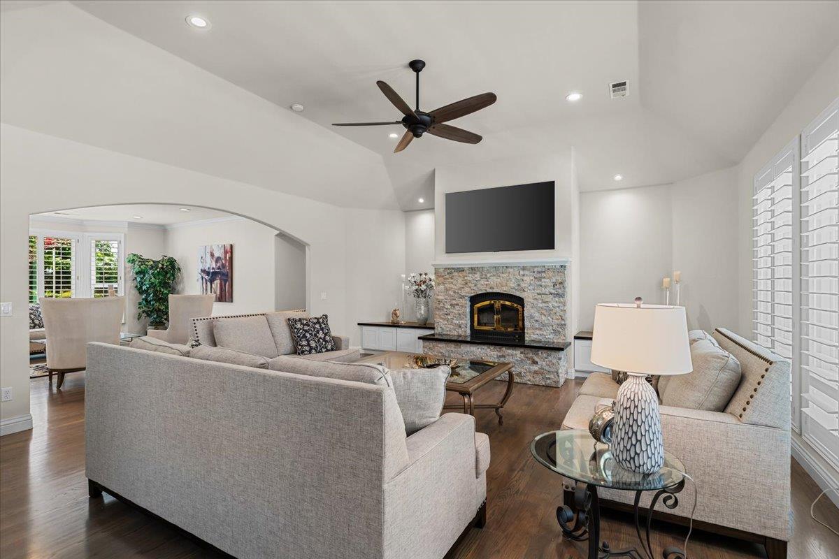 Detail Gallery Image 16 of 92 For 1545 Thunderbird Dr, Modesto,  CA 95356 - 5 Beds | 4 Baths