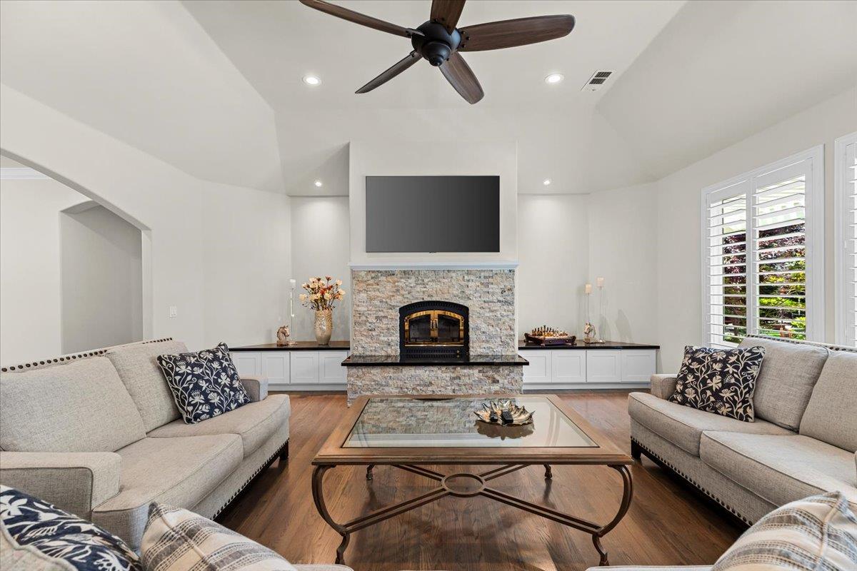 Detail Gallery Image 15 of 92 For 1545 Thunderbird Dr, Modesto,  CA 95356 - 5 Beds | 4 Baths