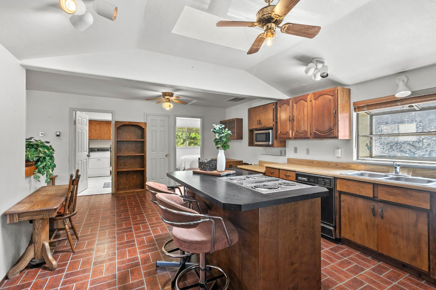 Detail Gallery Image 14 of 41 For 1786 Circle Dr, Isleton,  CA 95641 - 2 Beds | 2/1 Baths