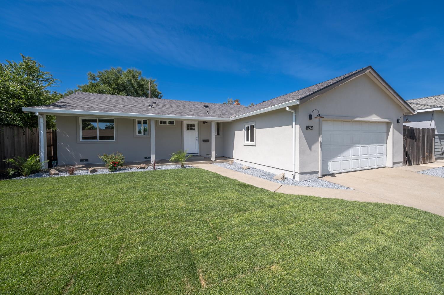 Detail Gallery Image 2 of 23 For 8931 Alderson Ave, Sacramento,  CA 95826 - 3 Beds | 1/1 Baths