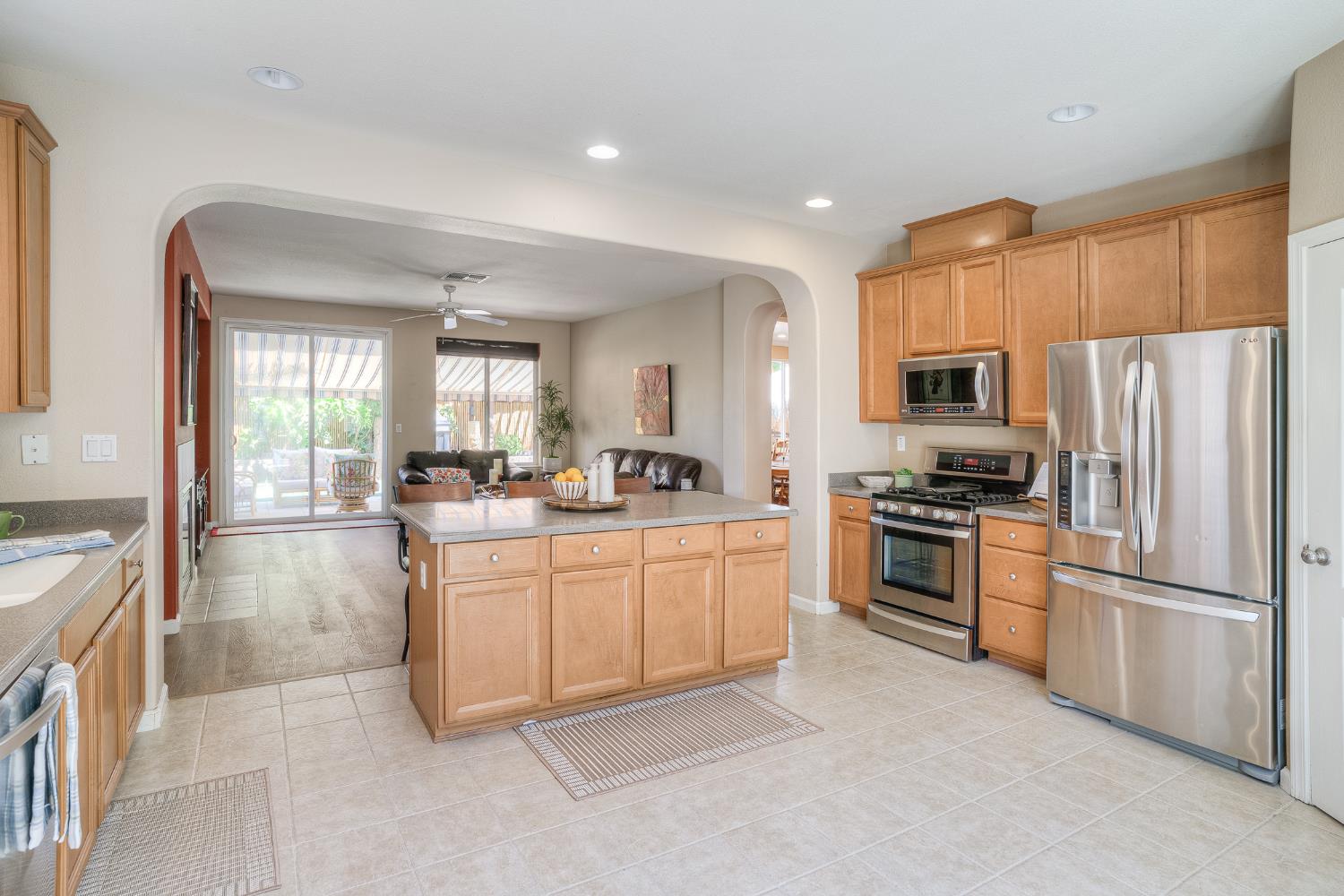 Detail Gallery Image 24 of 71 For 1032 William St, Arbuckle,  CA 95912 - 4 Beds | 3 Baths