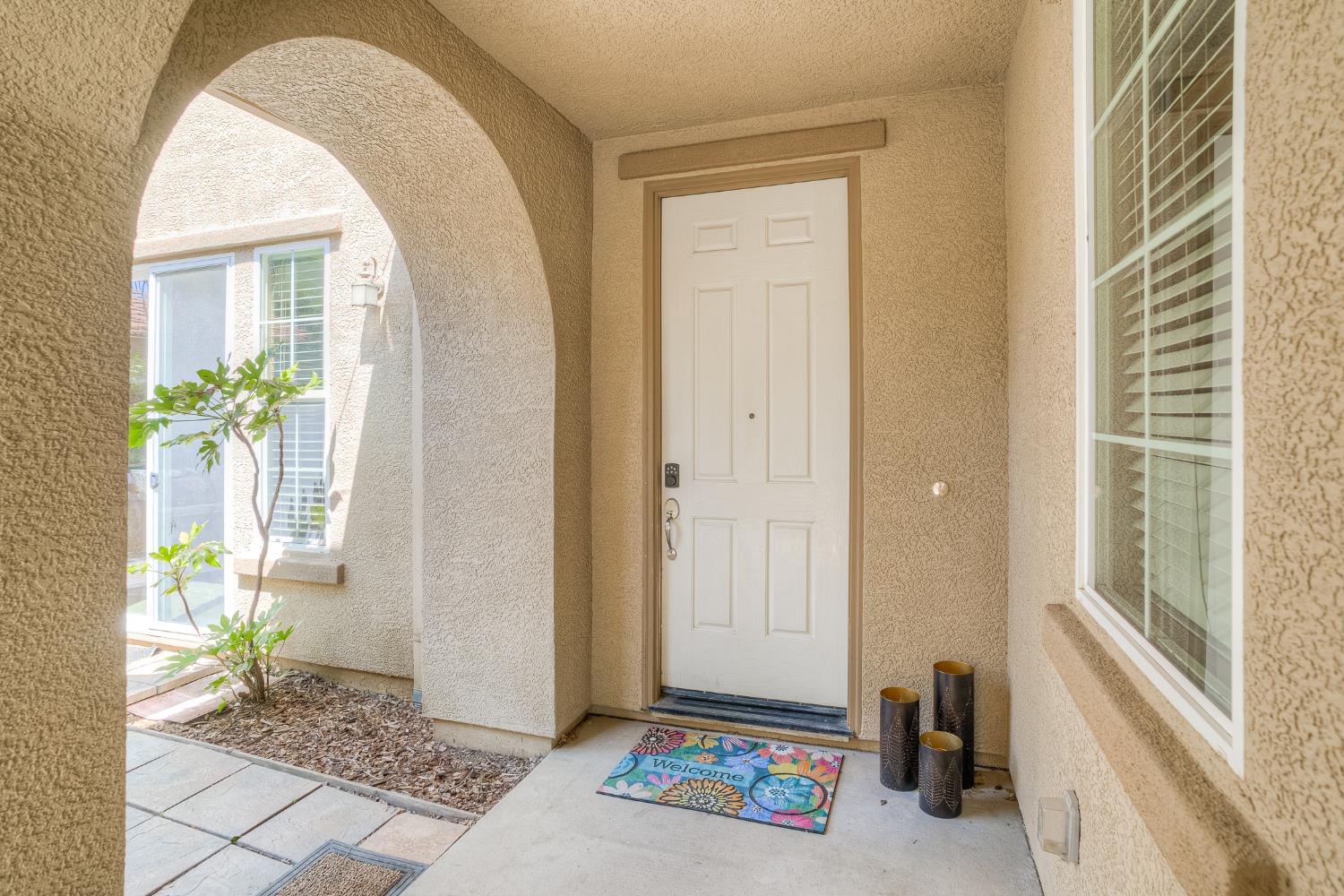 Detail Gallery Image 4 of 71 For 1032 William St, Arbuckle,  CA 95912 - 4 Beds | 3 Baths