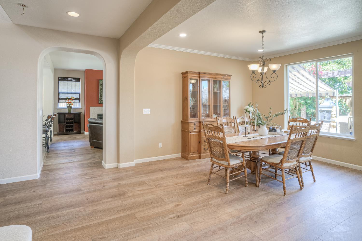 Detail Gallery Image 11 of 71 For 1032 William St, Arbuckle,  CA 95912 - 4 Beds | 3 Baths