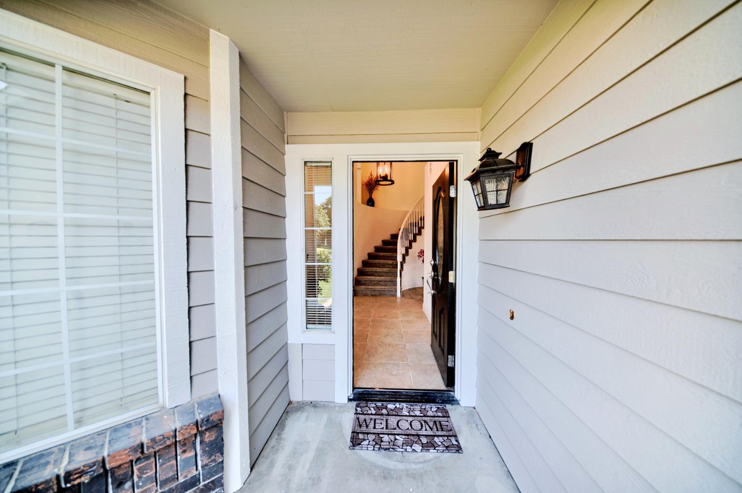 Detail Gallery Image 4 of 79 For 1841 Summertime Dr, Tracy,  CA 95376 - 5 Beds | 3 Baths