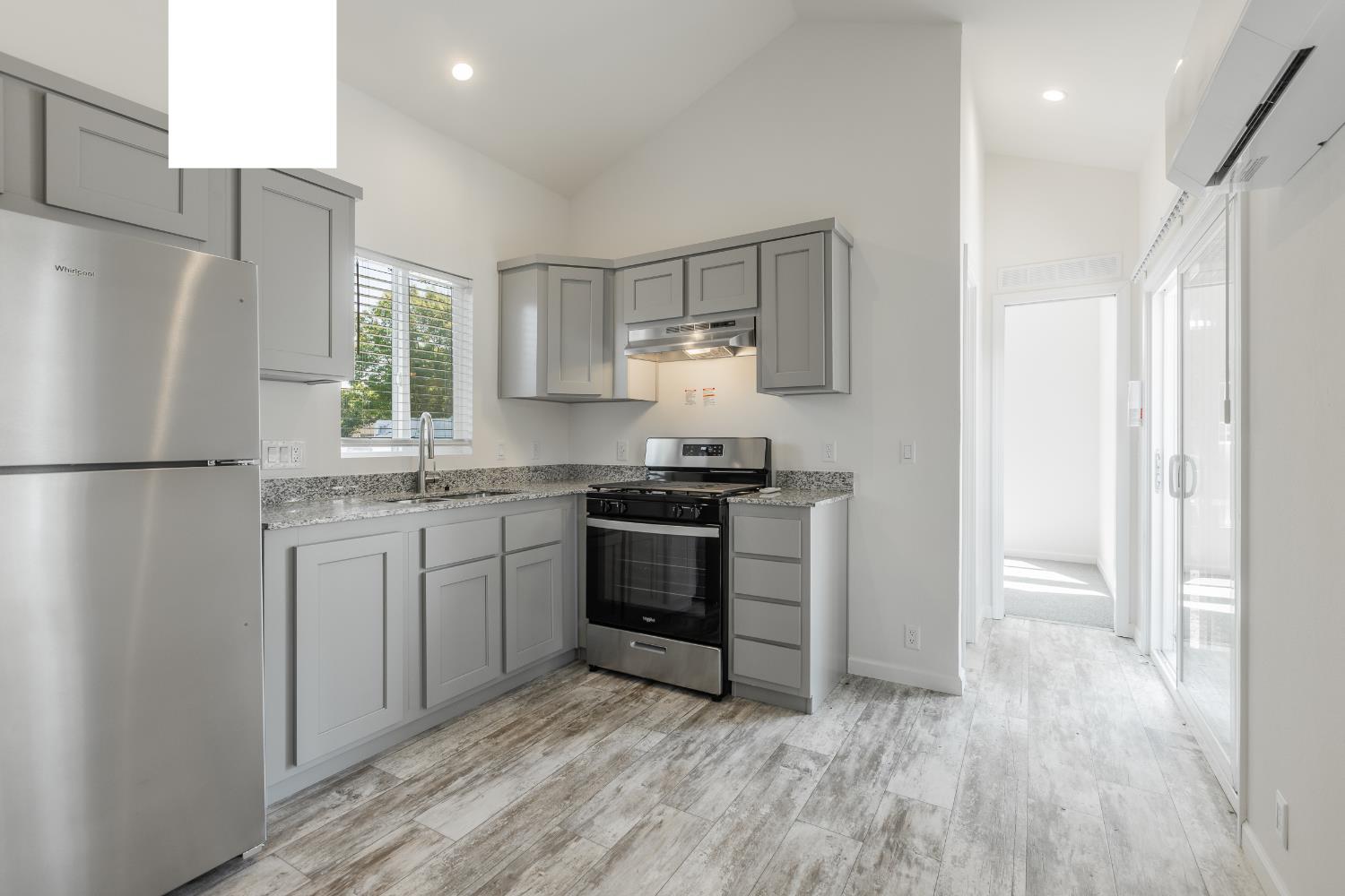 Detail Gallery Image 4 of 10 For 5878 Garlic Farms Dr 153, Gilroy,  CA 95020 - 2 Beds | 1 Baths