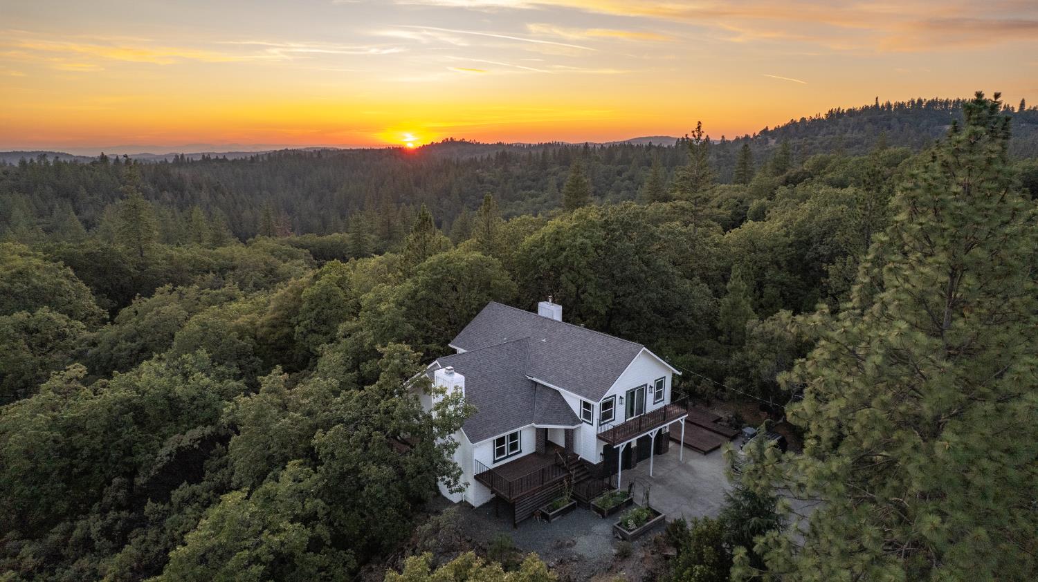 Detail Gallery Image 2 of 88 For 305 Nob Hill Dr, Applegate,  CA 95703 - 4 Beds | 2/1 Baths