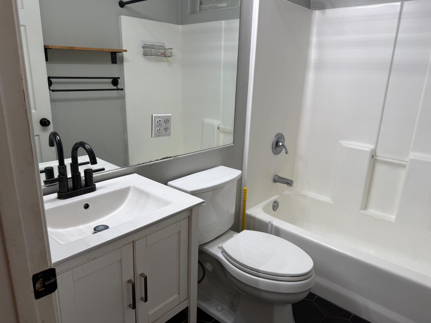 Detail Gallery Image 16 of 23 For 812 Taylor St, Winters,  CA 95694 - 3 Beds | 2 Baths