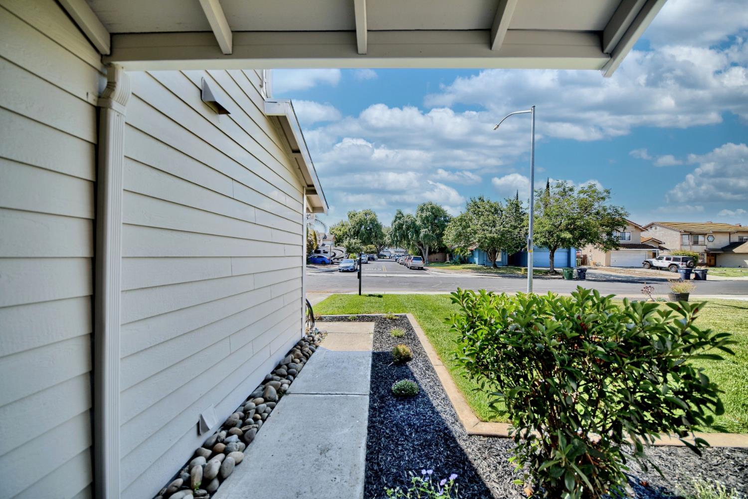 Detail Gallery Image 5 of 79 For 1841 Summertime Dr, Tracy,  CA 95376 - 5 Beds | 3 Baths