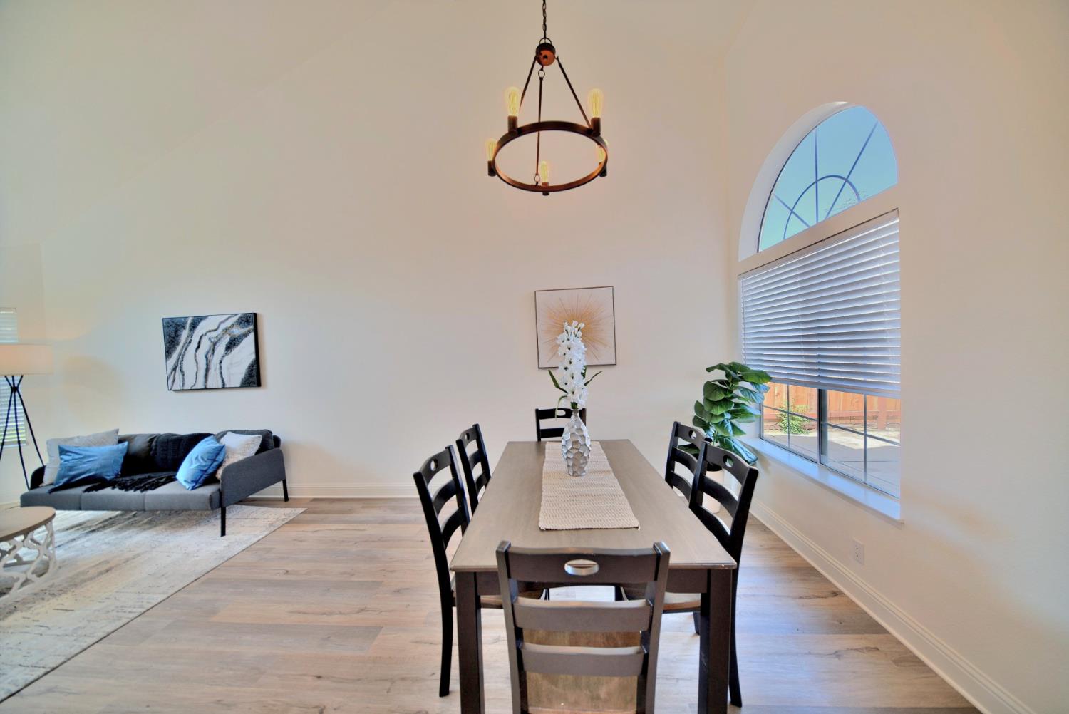 Detail Gallery Image 12 of 79 For 1841 Summertime Dr, Tracy,  CA 95376 - 5 Beds | 3 Baths