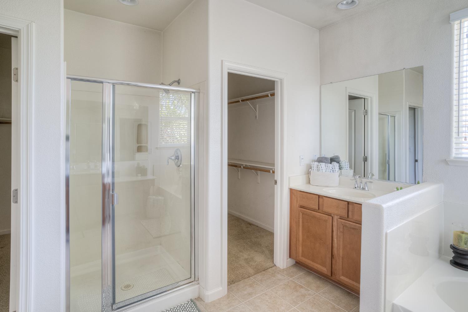 Detail Gallery Image 38 of 71 For 1032 William St, Arbuckle,  CA 95912 - 4 Beds | 3 Baths