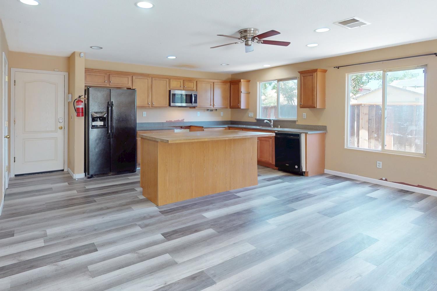 Detail Gallery Image 7 of 52 For 3266 Baker Way, Live Oak,  CA 95953 - 6 Beds | 3 Baths