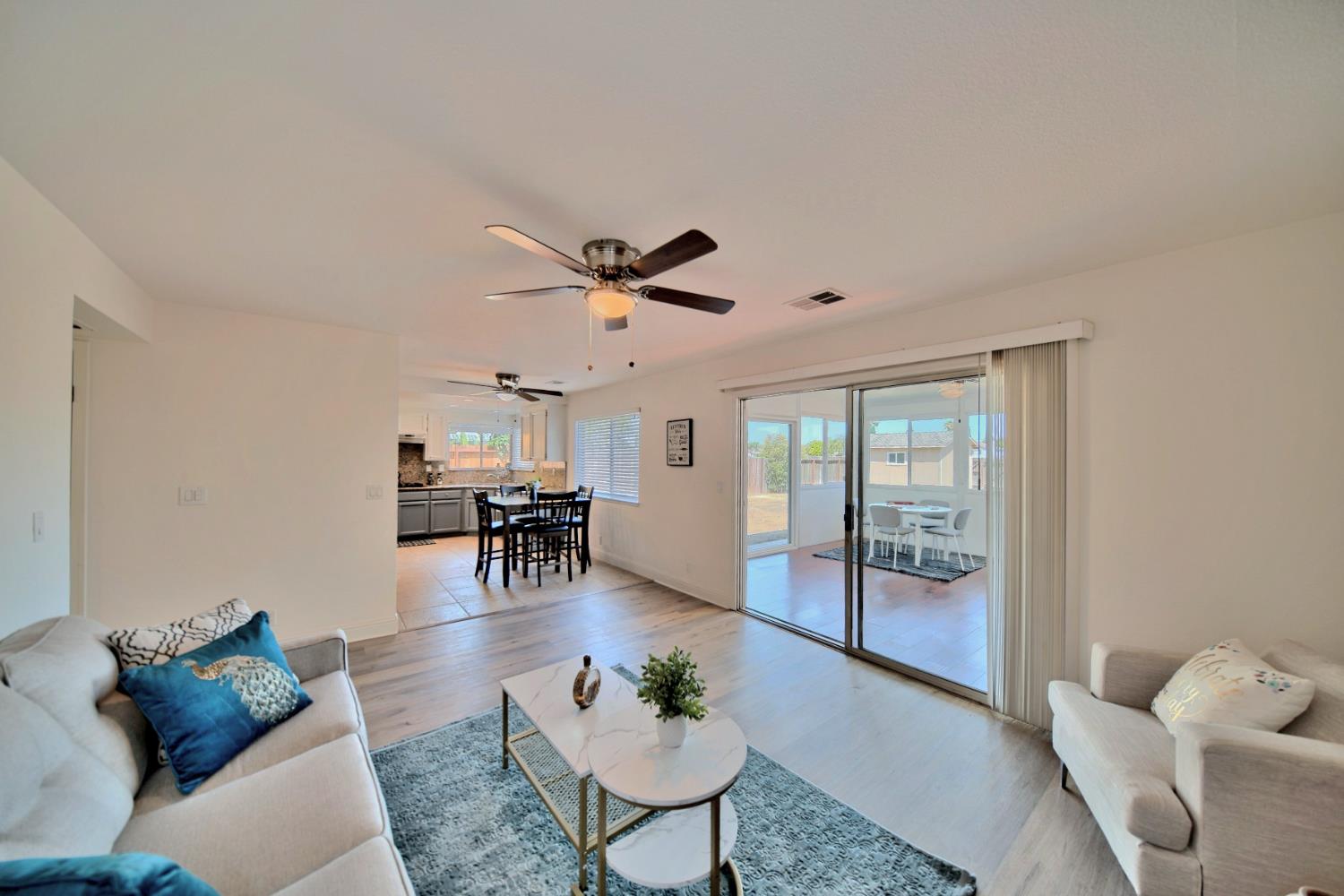 Detail Gallery Image 22 of 79 For 1841 Summertime Dr, Tracy,  CA 95376 - 5 Beds | 3 Baths