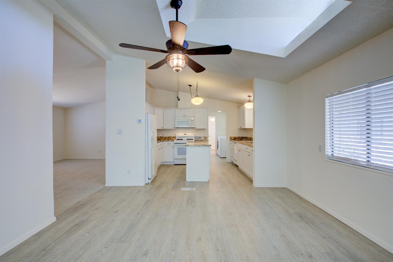 Detail Gallery Image 4 of 51 For 6450 N Winton Way 98, Winton,  CA 95388 - 3 Beds | 2 Baths