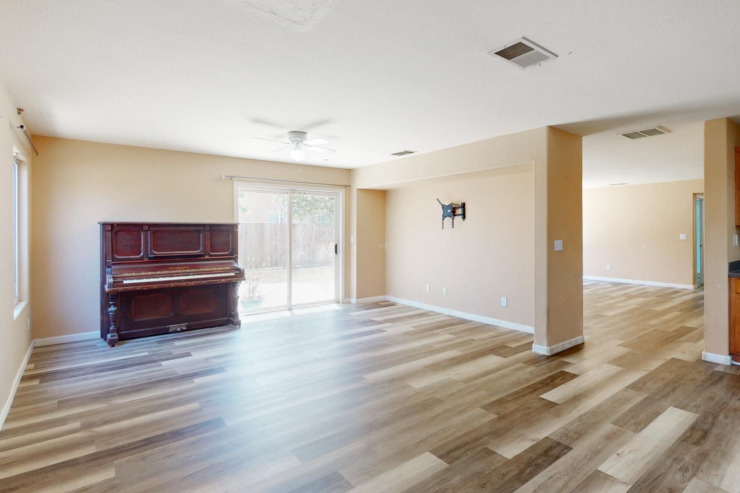 Detail Gallery Image 39 of 52 For 3266 Baker Way, Live Oak,  CA 95953 - 6 Beds | 3 Baths